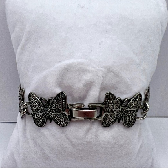 Vintage Silver Tone Butterfly Link Bracelet Petite Wrist - Picture 3 of 4
